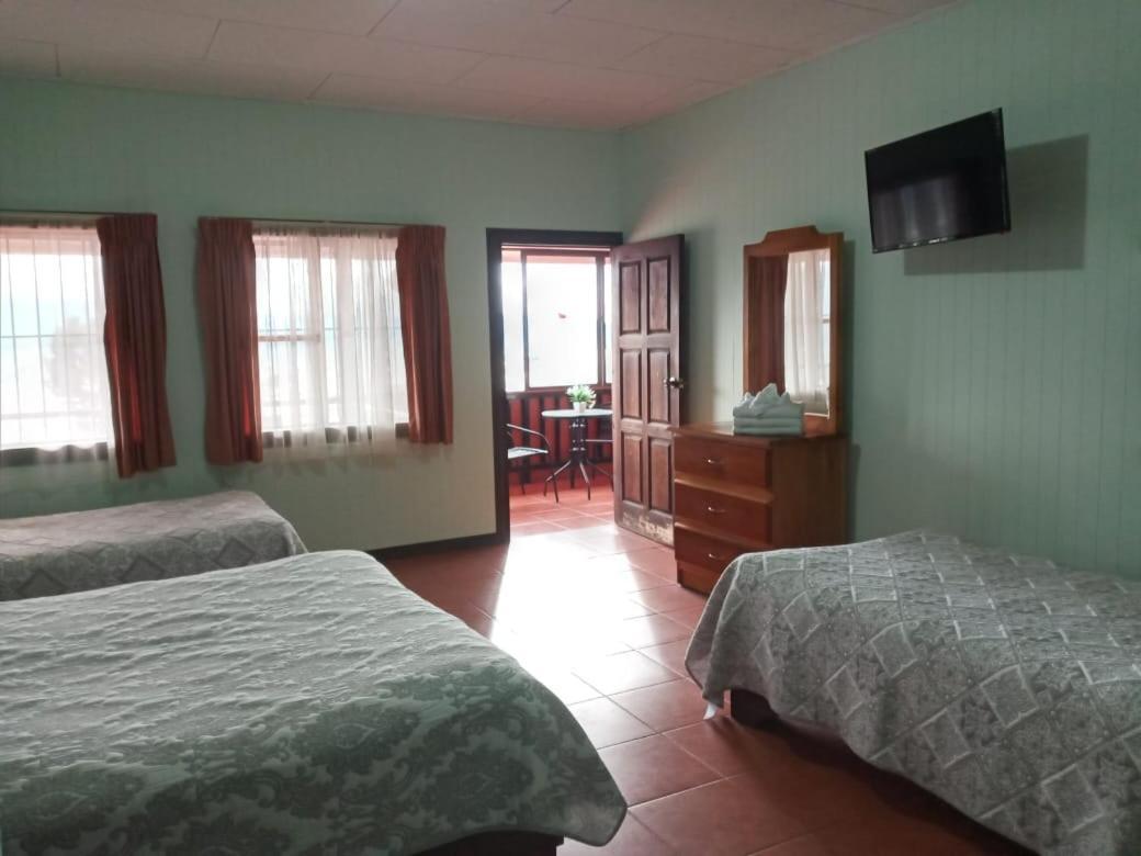Hotel Las Brumas Cartago Exterior foto