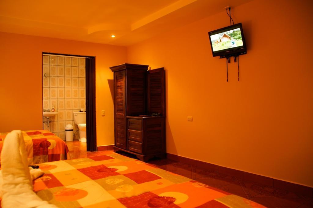 Hotel Las Brumas Cartago Quarto foto